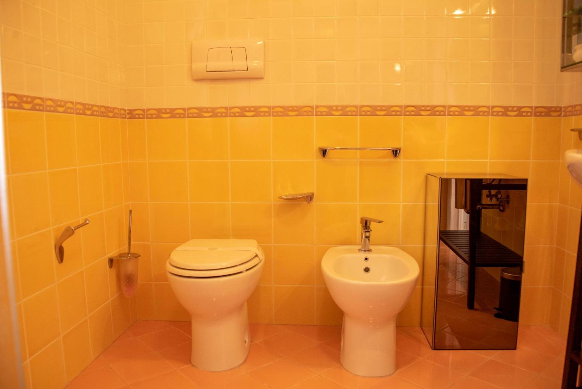 Reginella Guest House Salerno Buitenkant foto