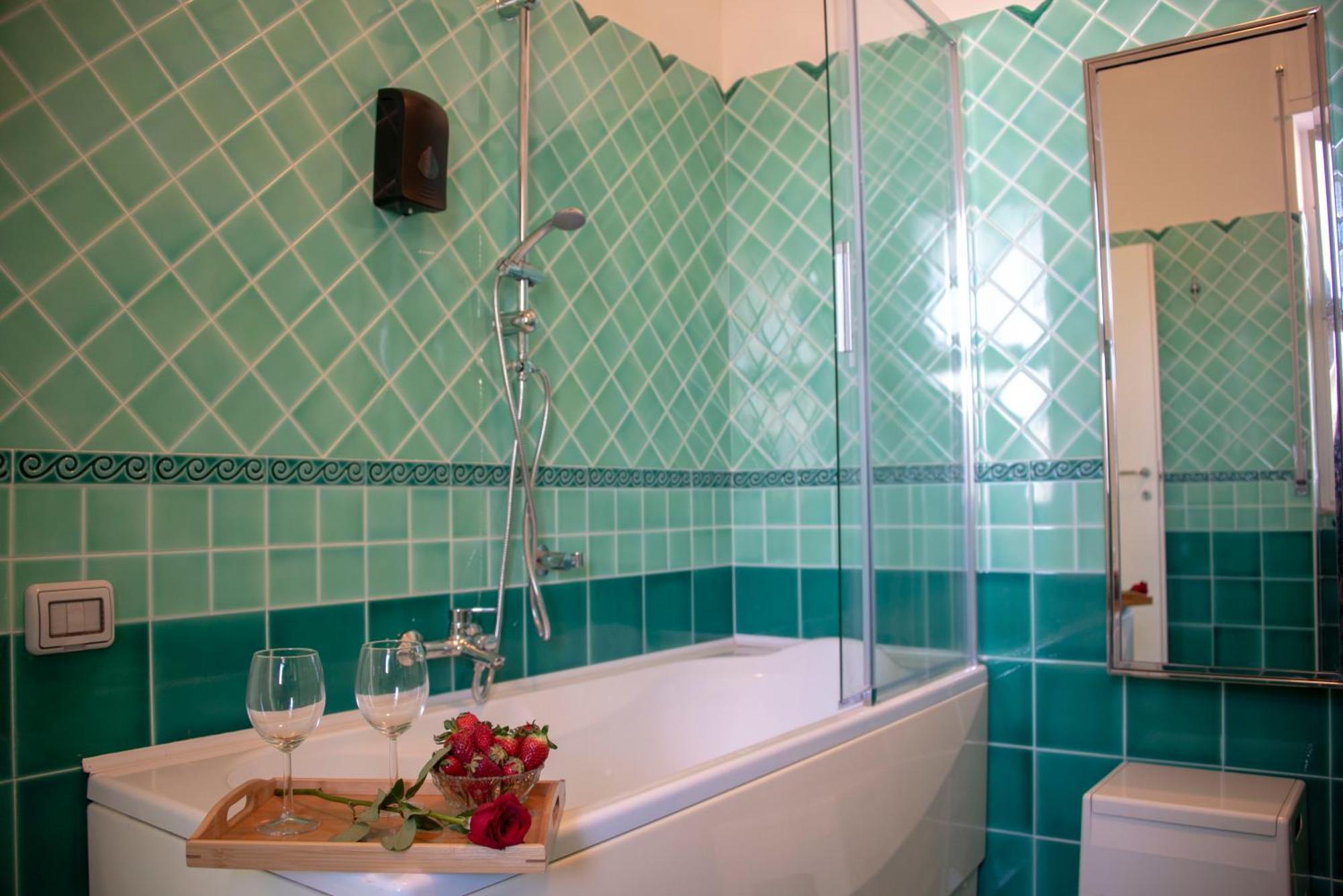 Reginella Guest House Salerno Buitenkant foto